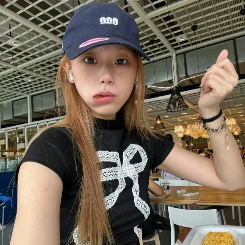 学校的墙不见了 海报